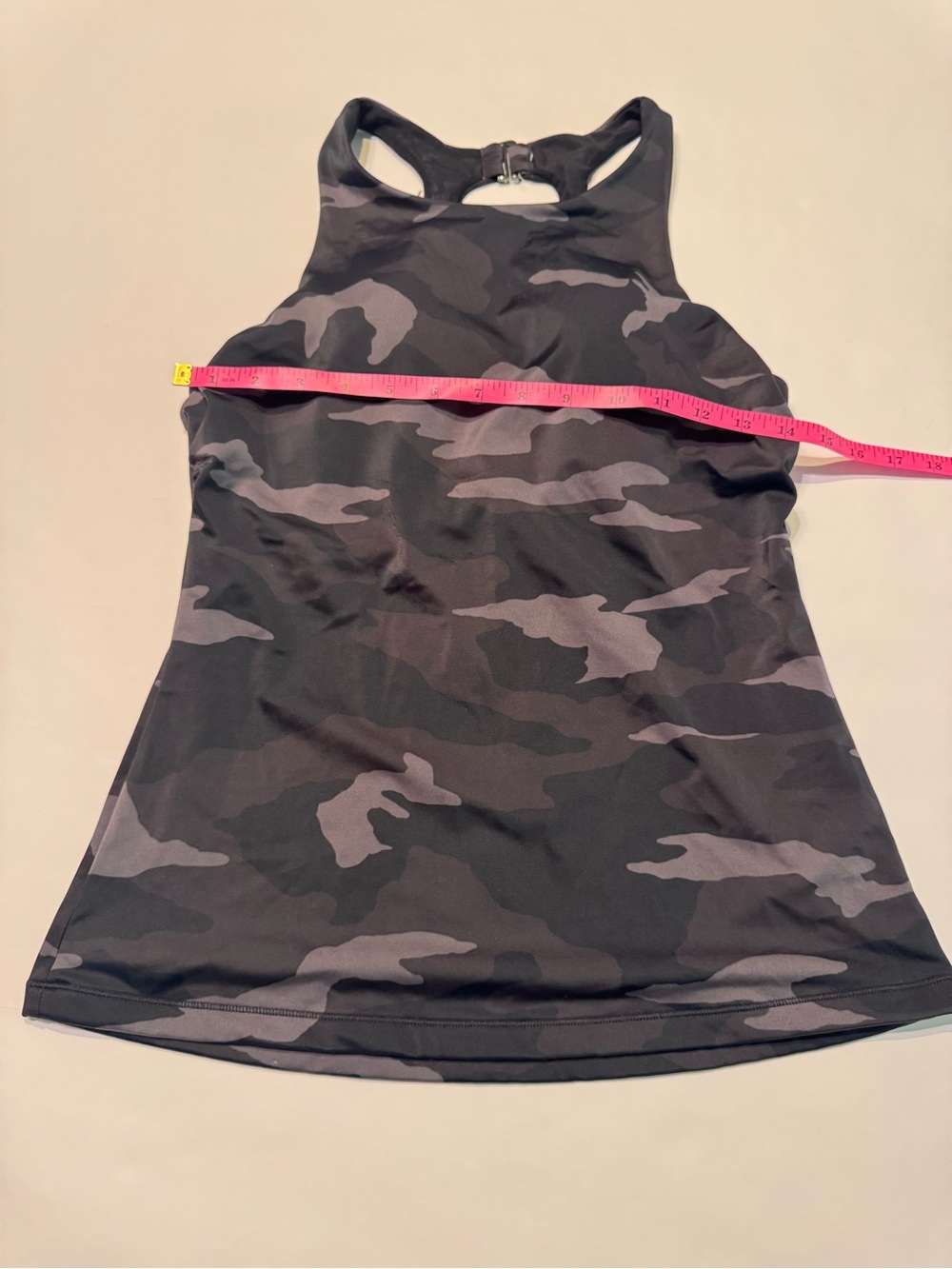 Athleta Freestyle Camo Tankini TOP Size 36 B/C
Excellent preowned condition - Picture 8 of 8